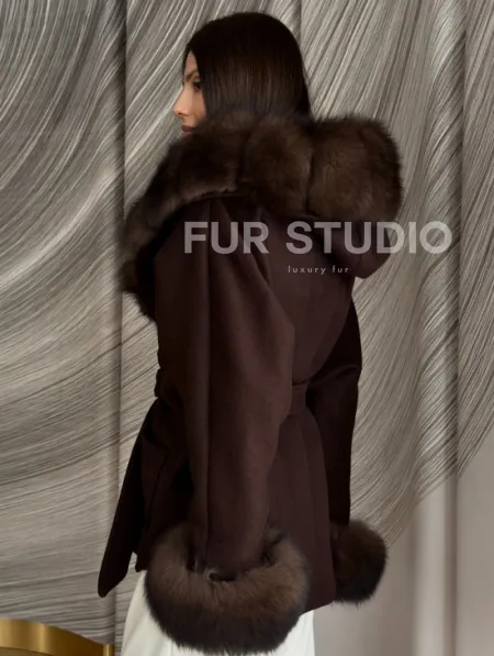 Пальто с мехом песца под соболь - фото 8