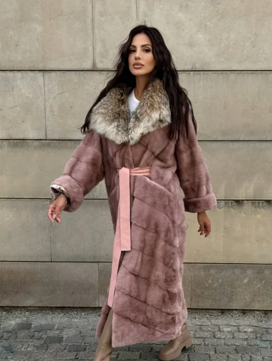 Шуба из натурального меха норки с капюшоном из рыси - цвет пудра - фото 9