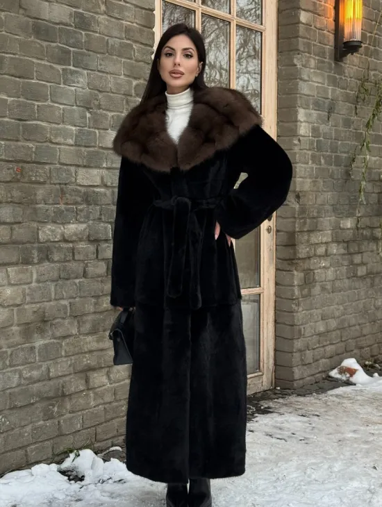 Длинная норковая шуба из норки Blackglama с капюшоном из меха куницы - фото 8