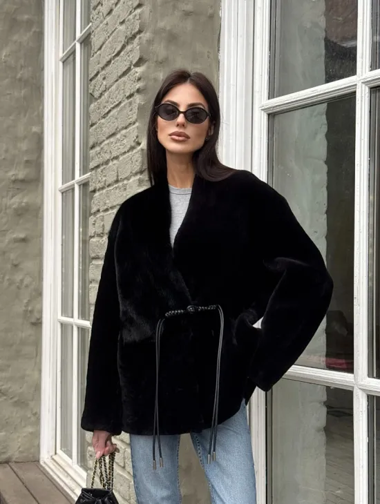 Комбинированная женская дубленка из мутона с мехом норки - фото 11