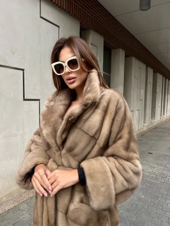 Luxyry - Удлиненная плюшевая норковая шуба в цвете пастель - фото 5