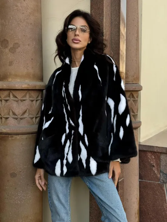 Черный норковый полушубок с рисунком - фото 8