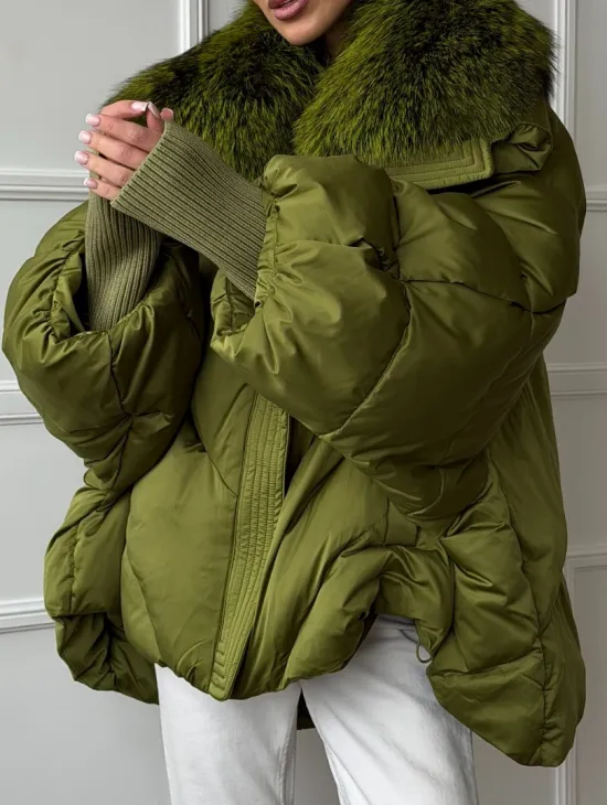 Женский стеганный пуховик с воротником чернобурки - фото 4