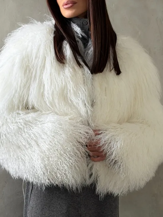 Белая кроп-шуба из меха ламы - фото 1