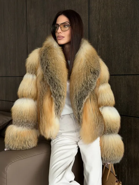Полушубок-кроп с шалевым воротником из лисы - фото 4