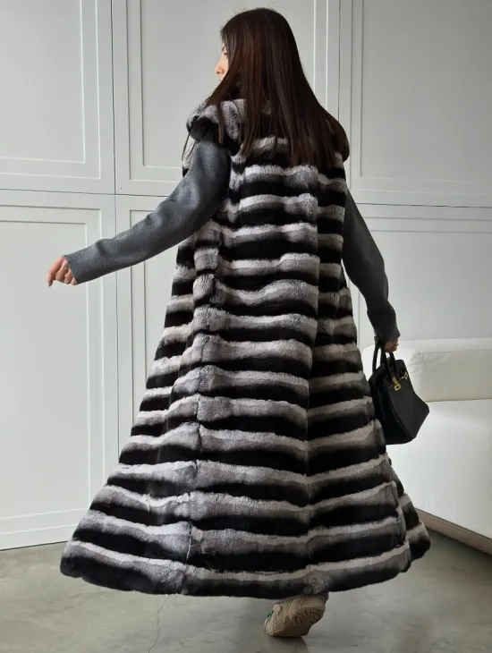 Меховой жилет из шиншиллового кролика - фото 8